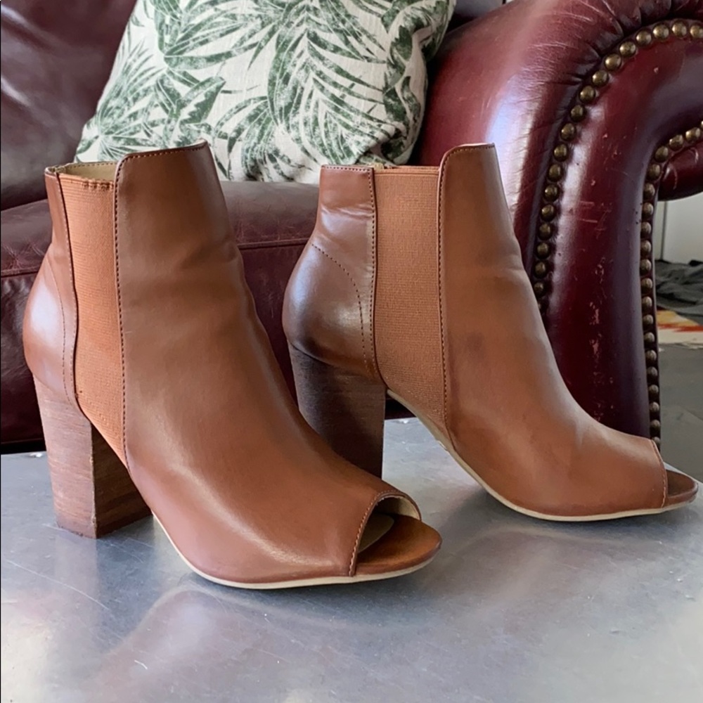 Chinese Laundry Tan Heeled Booties- size 7